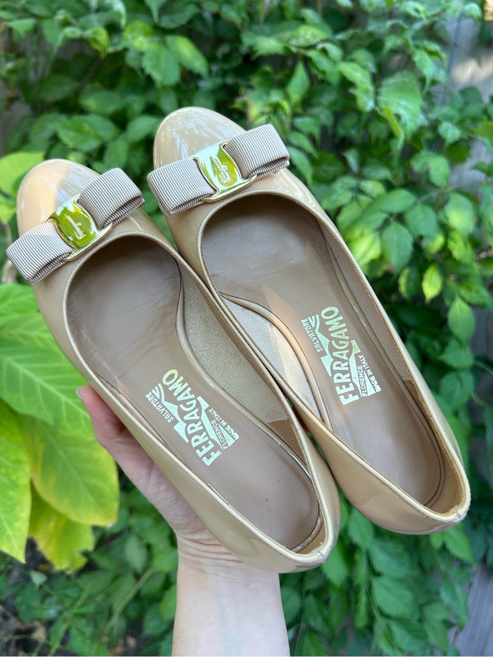 Salvatore Ferragamo Vara bow pump